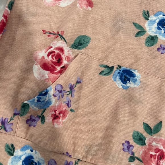 Floral Print Top with Pockets - Picture 2 of 3